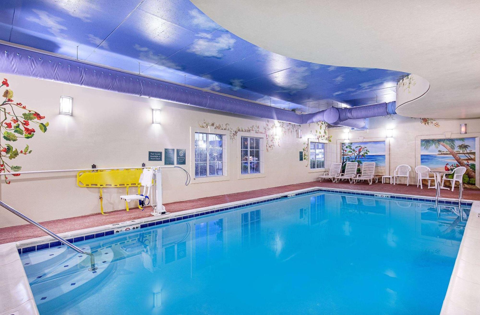 La Quinta By Wyndham Боулинг Грийн Екстериор снимка